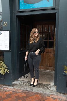 brunch outfit cold weather curvy Midsize Outfits, Mid Size Fashion, Mom Jeans Outfit, Midsize Fashion, Look Plus Size, Black Jeans Outfit, Looks Black, Night Out Outfit, Cold Weather Outfits