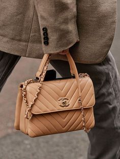 These Are the Top 10 Most Iconic Chanel Bags of All Time Tas Bahu, Best Designer Bags, Cheap Purses, Bag Prada, Chanel Cruise, Popular Handbags, نظارات شمسية, Diane Kruger, Cute Handbags