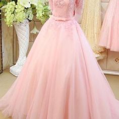 Pink Long Sleeve Ball Gown For Prom, Princess Style Pink Ball Gown, Pink Princess Style Ball Gown, Pink Long Sleeve Dress For Debutante Ball, Long Pink Prom Dresses, Queen And Princess, Women Party Dresses, Photo Women, Prom Dresses Long Pink