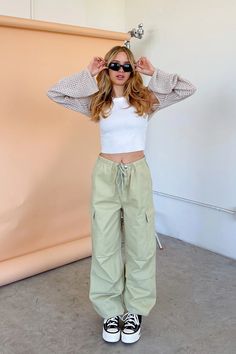 Walk on By Light Green Tie Waist Parachute Pants – Rebelflow Bolero Sleeves, Green Cargo Pants Outfit, Parachute Pants Outfit, Txt Concert, Green Pants Outfit, Knit Bolero, Green Sweatpants, Summer Pants Outfits, Look Festival