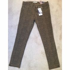 Zara Leopard Cheetah Animal Print Dicaprio Denim Skinny Jeans. Stretchy. Size 2 (Larger In My Opinion). Nwot. Never Been Worn. - Mid Rise - 5 Pockets - Zip Up With Button Closure - Slightly Cropped - Hi-Low Hem(1 Inch Shorter In The Front.) Zara Denim Jeans, Cuffed Denim Jeans, Cheetah Animal, White Denim Jeans, Leopard Animal, Zara Jeans, Premium Denim, Black Skinnies, White Denim