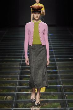 Prada Runway, Best Cardigans, Stile Boho Chic, Fall Winter Trends, Color Combinations For Clothes, Milano Fashion Week, Raf Simons, Fall 2024