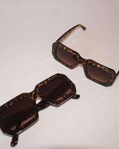 Chunky Square Frame Sunglasses Chic Leopard Print Sunglasses For Summer, Leopard Print Sunglasses With Tinted Lenses For Vacation, Leopard Print Tinted Sunglasses For Vacation, Vacation Leopard Print Tinted Sunglasses, Summer Leopard Print Sunglasses With Tinted Lenses, Summer Leopard Print Polarized Sunglasses, Chic Leopard Print Sunglasses For Beach, Trendy Leopard Print Sunglasses With Gradient Lenses, Trendy Leopard Print Sunglasses For Summer