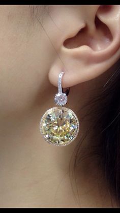 Fancy Pink Diamond Ring, Buccellati Jewelry, Yellow Diamond Earring, Beautiful Diamond Earrings, Bangles Jewelry Designs, Classy Jewelry, Jewelry Rings Diamond, Fantasy Jewelry, Girly Jewelry