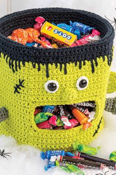 Halloween Crochet Patterns Halloween Candy Bowl, Crochet Holiday, Crochet Monsters, Fall Crochet, Crochet Halloween, Halloween Crochet Patterns, Diy Halloween Decor, Crochet Fall, Holiday Crochet