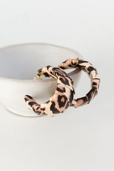 Leopard Hoop Earrings Bvlgari Jewelry Set, Jewelry Dress, Bvlgari Jewelry, Cute Leopard, Classic Vibe, Earrings Trendy, Hoop Design, Dress Jewelry, Trendy Jewelry