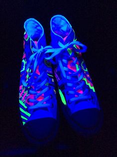 Neon Custom Converse Glow in the Dark Chucks Hi Top Sneakers Neon Converse, Neon Dance, Bride Flats, Painted Converse, Neon Shoes, Rave Dance, Dallas Skyline, Hi Top Sneakers