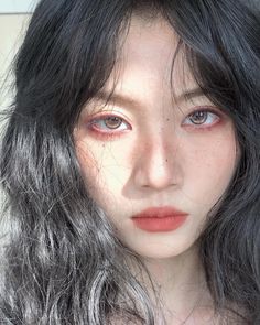 Korean Makeup Trends, Under Eye Makeup, Red Eye Makeup, Korean Eye Makeup, Red Makeup, Creative Makeup Looks, Eye Makeup Art