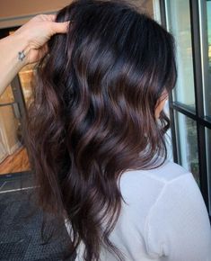 Black And Brown Balayage Short Hair, Cold Brew Hair Color Brunette, Small Highlights In Brown Hair, Chocolate Balayage, Winter Hair Colors, Amber Hair, Rambut Brunette, Black Hair Balayage, Hot Hair Colors