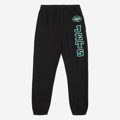 Show your true colors while crushing it in the gym or crushing a nap at home in these New York Jets Team Color Sweatpants. Features All-over, team-colored design so you can rep the team in style Team logo display on upper left leg, in case there were any doubts where your allegiances lie Vertical, stacked and team-colored team wordmark display on left leg so you can show off your team pride with every stride Elastic waistband to keep you comfortable Details Material: 65% Cotton/35% Polyester Off Crushing It, Logo Display, In The Gym, New York Jets, Team Colors, The Gym, True Colors, Team Logo, At Home