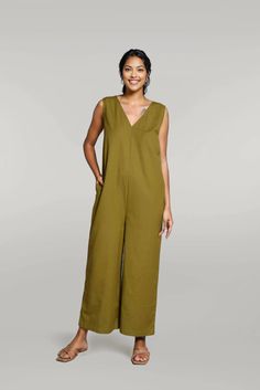 Details - Ankle Length Romper 55"| 140cm - V Neck - Sleeveless - Pockets ✽ Product is finished with French Seam, Fabric used is Soft and Comfortable, Breathable, Washed Medium Weight. Model is wearing S size in Moss Green Color, her body measurements are - Height: 5'7"| 173cm - Bust: 32"| 81cm - Waist: 26"| 66cm - Hip: 34"| 86 cm For size Guide Select our more colors and size (XS, 2XL) of your choice from the given color swatch and size chart image or else you can connect to us via message box. How to select different color or size ※ Choose color name or size from given image ※ Click on add to cart button ※ In add a note box - write your color name and selected size ※ Proceed to buy WE CAN MAKE ANY SIZE For customization click the link https://hridhanexports.in/pages/custom-order Care Hand Green Sleeveless Cotton Jumpsuits And Rompers, Green Sleeveless Cotton Jumpsuit, Sleeveless Green Cotton Jumpsuits And Rompers, Green Cotton V-neck Jumpsuit, Green V-neck Cotton Jumpsuits And Rompers, Green V-neck Cotton Jumpsuit, Moss Green Color, Jumpsuit With Pockets, Printed Dress Shirts