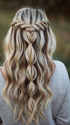 Discover unique and easy braid hair style ideas that suit every hair length and occasion, from casual to formal looks. French Braid Hairstyles, Hoco Hairstyles, Braided Hairstyles For Teens, Heatless Curls, Pretty Braided Hairstyles, Trendy Hair, Braided Hairstyles Easy, Teen Hairstyles, Formal Hairstyles