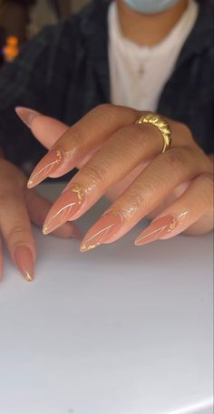 Elegant Nails On Black Women, Nails Design On Black Women, Must Have Nails, Coffin Nails Black Women, Nude Nails Gold Accent, Fall Oval Nails Design, Fall Almond Nail Designs, Liquid Gold Aesthetic, Light Brown French Tip