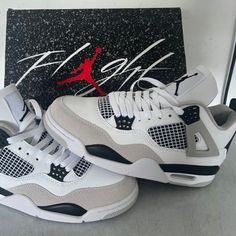 Brand New Shoe Box Without A Blemish Jordans 4s, Jordans 4, Nike Collection, Casual Shoes Women Sneakers, Nike Shoes Women Fashion, Bday Wishlist, Pretty Sneakers, Preppy Shoes, Pretty Shoes Sneakers