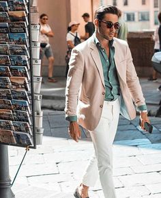 Tan Blazer Outfits, Sprezzatura Style, Summer Wedding Suits, Mens Casual Suits, Blazer Outfits Men, Mens Business Casual Outfits, Mens Summer Outfits, Fashion Suits For Men