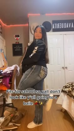 School Outfits With Boots, Vaquera Clothes, Takuache Girl Outfits For School, Mexican Fits, Cool Grey 11s Outfits, Cool Grey 11s, Takuachita Outfits, Grey 11s, Cargo Pants Women Outfit