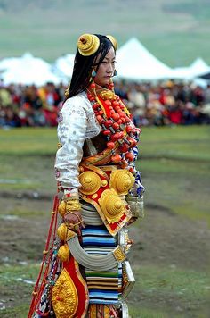 tibetan beauty decked out in her family's finery at litang horse festival | por BetterWorld2010 Tibetan People, Old Fashioned Recipes, Hive Mind, Beautiful Inside And Out, Womens Clothes, Bhutan, World Best Photos, People Of The World