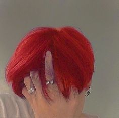 Watercolour Hair, Short Red Hair, Bright Red Hair, Shot Hair Styles, Aesthetic People, Anime Girlxgirl