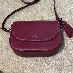 Like New Kate Spade Cross Body. No Flaws. Never Used Red Kate Spade Purse, Christmas Gift Inspiration, Bday Wishlist, Bags Kate Spade, Gift Inspiration, Kate Spade Purse, Fashion Board, Body Color, Red Cross