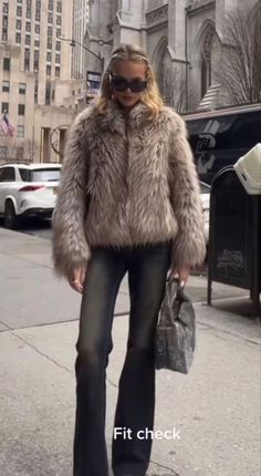 Leopard Fur Coat Outfit Winter, Wellness Skincare, Old Money Winter, Dinner Friends, Old Money Fashion, Tights Boots, Aesthetic Nyc, Trending Hair