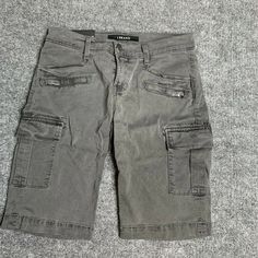 Nwt- J Brand Grayson Cargo Shorts In Vintage Black Size 25. Gray Mid-rise Bottoms With Cargo Pockets, Mid-rise Gray Bottoms With Cargo Pockets, Short Gray Pants With Pockets, Gray Short Length Pants With Pockets, Gray Cargo Shorts With Side Pockets, Gray Cargo Shorts With Pockets, Gray Shorts With Pockets, Gray Mid-rise Shorts With Pockets, Gray Cargo Shorts