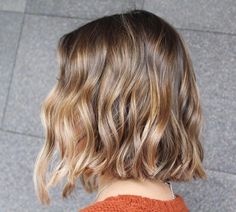 Natural Balayage Short Hair, Balayage Brunettes Short Hair, Short Dark Hair Balayage, Honey Balayage Short Hair, Short Bayalage Hair, Honey Brown Balayage Short Hair, Balayage On Short Hair, Bayalage Blonde, Dark Blonde Balayage