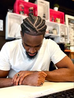 Types Of Cornrows, Mens Braided Hairstyles, Black Hair Undercut, Dreads For Men, Black Fade Haircut, Fade Haircut With Beard