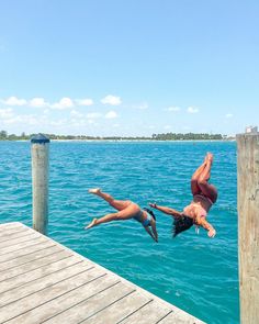 blue water intracoastal ocean palm beach florida dock jumps summer mood Jumping Into Pool Aesthetic, Jumping Off Dock Aesthetic, Dock Photos, Peanut Island, Girls Beach Trip, Sleepaway Camp, Summer Bikinis, Pool Days