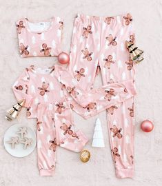 "I T E M D E S C R I P T I O N * Comfy Pajamas (Price listed includes 1 pants and 1 long-sleeved ) * Material: 95% Polyester / 5% Spandex * Elastic Waistband S I Z I N G Adult S: Top | Length: 23.2' | Chest: 36.2' | Sleeve Length: 22' Bottom | Length: 41.3'| waist: 28.4' Gross Elastic at waist: 28.3' M: Top | Length: 24' | Chest: 37.8' | Sleeve Length 22.8' Bottom | Length: 42.5'| waist: 29.3' Gross Elastic at waist: 29.1' L: Top | Length: 24.8' | Chest: 40.2' | Sleeve Length: 23.2' Bottom | Len Mommy And Me Christmas Pajamas, Gingerbread Pajamas, Christmas Pjs Women, Christmas Matching Pajamas, Comfy Pajamas, Pajamas Christmas, Matching Christmas Pajamas, Adult Pajamas, Christmas Matching