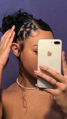 Rubber Band Hairstyles Half Up Half Down, Cute Hairstyles With Elastic Bands, Hairstyles With Rubber Bands, Plats Hairstyles, Styles For Curly Hair, Rubber Band Hairstyles, Classic Pixie, Trendy Short Hairstyles