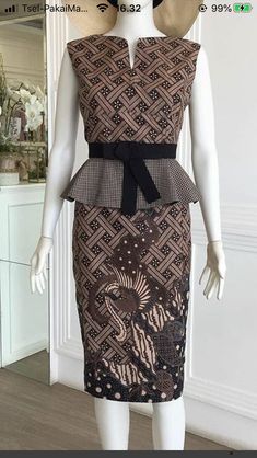 Batik Dress Elegant Modern, Elegant Work Dress, Model Dress Batik, Mode Batik, Silk Dresses Outfit, Batik Dress Modern, Thai Silk Dresses, Batik Clothing, Fashion Work Outfit