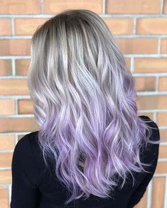 Silver Lavender Hair, Lavender Hair Ombre, Purple Hair Streaks, Hairstyles For Long Hair Videos, Purple Blonde Hair, Silver Hair Color Ideas, Pastel Purple Hair, Videos Hairstyles, Purple Hair Highlights