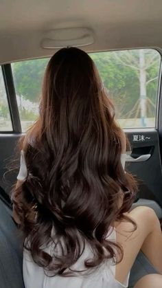 Long Shiny Hair Aesthetic, Long Hair Inspiration Brunette, Soft Hair Aesthetic, Long Hair Aesthetic Girl, Thick Hair Aesthetic, Long Hair Without Layers, Long Styled Hair, Asian Dyed Hair, Hair Goals Aesthetic