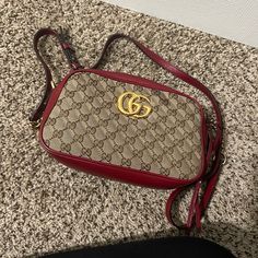 Gently Used Gucci Crossbody Bag. Gucci Crossbody Bag, Gucci Crossbody, Gucci Bag, Crossbody Bag, Bag Lady, Gucci, Color