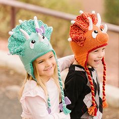 Looking for an awesome dinosaur hat? Look no further! This is the perfect triceratops hat. This hat is so fun and there is lots you can do with it. Make the triceratops hat it into a Halloween costume, birthday party hat, pretend play hat, or just use it for fun to keep you warm.  Choose your favorite triceratops color and make it unique.  All dinosaur lovers will love this. With these detailed instructions, even those with little crochet experience can find success creating their own masterpie Crochet Santa Hat Pattern, Dinosaur Beanie, Crochet Triceratops, Crochet Unicorn Blanket, Santa Hat Pattern, Crochet Santa Hat, Dinosaur Crochet, Dragon Hats, Dinosaur Hat