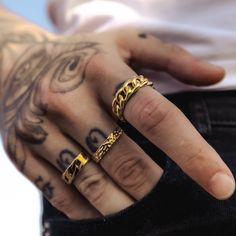 Men Rings Aesthetic Gold, Gold Rings Mens Style, Simple Ring Design For Men, Men’s Gold Rings, Gold Band Ring Men, Golden Rings For Men, Rings Men Gold, Gold Ring Designs For Men, Men Rings Gold