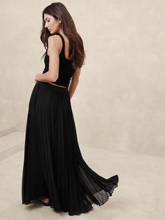 Pleated Skirt Black, Metallic Pleated Skirt, Pleated Chiffon Skirt, Chiffon Maxi Skirt, Pleated Chiffon, Chiffon Maxi, Beautiful Drapes, Fashion Story, Skirt Black