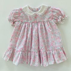 Size: 24 months Short sleeves Back buttons Polyester, cotton Vintage Baby Clothes, Vintage Floral Dress, Vintage Baby, Ruffle Dress, Vintage Floral, Floral Dress, Baby Clothes, Short Sleeves, Summer Dresses