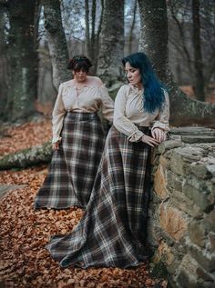 This beautiful skirt is made with our special pattern inspired on a Victorian skirt. The fabric is a beautiful tartan made in a mixture of wool, rayon, polyester and viscose fabric. Very warm and soft. Brown and grey colours. The skirt is closed in the back, laced like a corset, so you can regulate the aperture. Length front: 39" approx. Waist Measurements: XS-S: 25.5"- 33.5" M-L: 33" - 39" XL-2XL: 38.5" - 47" Scottish Skirt Outfit, Scottish Skirt, Scottish Costume, Victorian Skirt, Tartan Clothing, Skirt Elegant, Scottish Fashion, Tartan Skirt, Womens Skirts