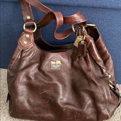 Best Handbags Everyday, Brown Slouchy Bag, Cute Vintage Bags, Coach Bags Aesthetic, Old Money Bags, Leather Purses And Bags, Vintage Bags And Purses, Vintage Brown Leather Bag, Big Purse