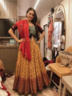 Garba Outfit, Sangeet Outfit, Navratri Dress, Saree Poses, Sonakshi Sinha, Alia Bhatt, Indian Designer Wear, Designer Wear, Saree