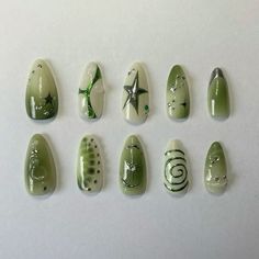 Emerald Gel Nail Designs, Green An Black Nails, Nail Ideas Gel Extensions, Short Nail Designs Dark Green, Matcha Nails Design, Virgo Aesthetic Nails, Monochromatic Nail Art, Matcha Inspired Nails, Funky Green Nail Designs