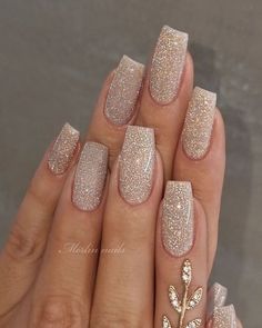 Champagne Wedding Nails: Designs For Gorgeous Brides ★ champagne wedding nails sparkly Wedding Nails Champagne Ivory, Winter Wedding Nails, Champagne Nails, Bridal Nails Designs, Bridesmaids Nails, Nail Colors Winter, Wedding Nails Design, Sparkle Nails