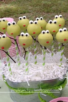 there are many cake pops with eyes on them