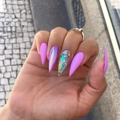 Stilleto Nails Designs, Purple Holographic, Luminous Nails, Queen Nails, Wow Nails, Gel Nail Art Designs, Sassy Nails, Stiletto Nails Designs, Nail Art Wedding