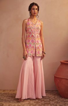 Aneesh Agarwaal-Peach Kurta Kurta With Sharara-INDIASPOPUP.COM Kurta With Sharara, Suits For Women Indian, Kurta And Sharara, Sharara Designs, Sharara Pants, Indian Kurti Designs, Indian Designs, Trendy Outfits Indian, Short Kurta