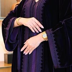 2-piece Moroccan caftan, in aubergine silk velvet and silk satin, worked with sfifa beldiya, âakad and decorated with pretty Moroccan tone-on-tone embroidery. The top of the kaftan is made of silk velvet and has a one-size-fits-all, standard size, making it ideal for all figures thanks to its Farasha cut. The bottom of the kaftan is made of satin, sleeveless and available in different sizes. Please choose your size based on the size chart. Ideal for any type of event. Ideal for all seasons of the year Caftan length: 1m48cm Made to order. PRODUCTION TIME: 2-3 weeks DELIVERY TIME: 2-5 days via FedEX 📸 PICTURES Listing photos are taken in natural light. Depending on your screen definition, colors may vary. Velvet Caftan Moroccan, Elegant Silk Kimono For Festive Occasions, Elegant Formal Dabka Kaftan, Purple Kaftan For Eid Wedding, Elegant Formal Thobe With Dabka Detailing, Elegant Purple Kaftan For Party, Elegant Formal Thobe With Dabka, Elegant Purple Evening Kaftan, Eid Wedding Purple Kaftan