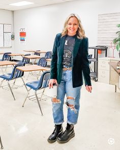 Casual Fall Outfits Dr Martens, Doc Martens Blazer Outfit, Boyfriend Jeans And Boots Outfit, Jaden Dr Martens Outfit, Blazer With Doc Martens, Black Boots Green Sole Outfit, Forest Green Jeans Outfit, Band Tee Teacher Outfit, Dr Marten Teacher Outfit