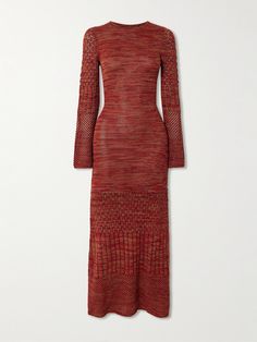 EXCLUSIVE AT NET-A-PORTER. ESCVDO's 'Murga' dress has been handmade by local Peruvian artisans using a combination of ribbed and pointelle stitches. It's spun from soft alpaca in a mélange of warm autumnal tones. Crochet Fall Dress, Dresses For Winter, Basic Fashion, Fall Winter Dresses, Wardrobe Clothes, Crochet Fall, Knit Alpaca, Classic Feminine, Edgy Chic