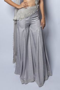 Shop for Disha Patil Silver Raw Silk Hand Embroidered Drape And Pant Set for Women Online at Aza Fashions Embroidery 3d, Drape Pants, Padded Blouse, Embroidered Border, Silk Organza, Floral Applique, Embroidery Work, Pant Set, Raw Silk